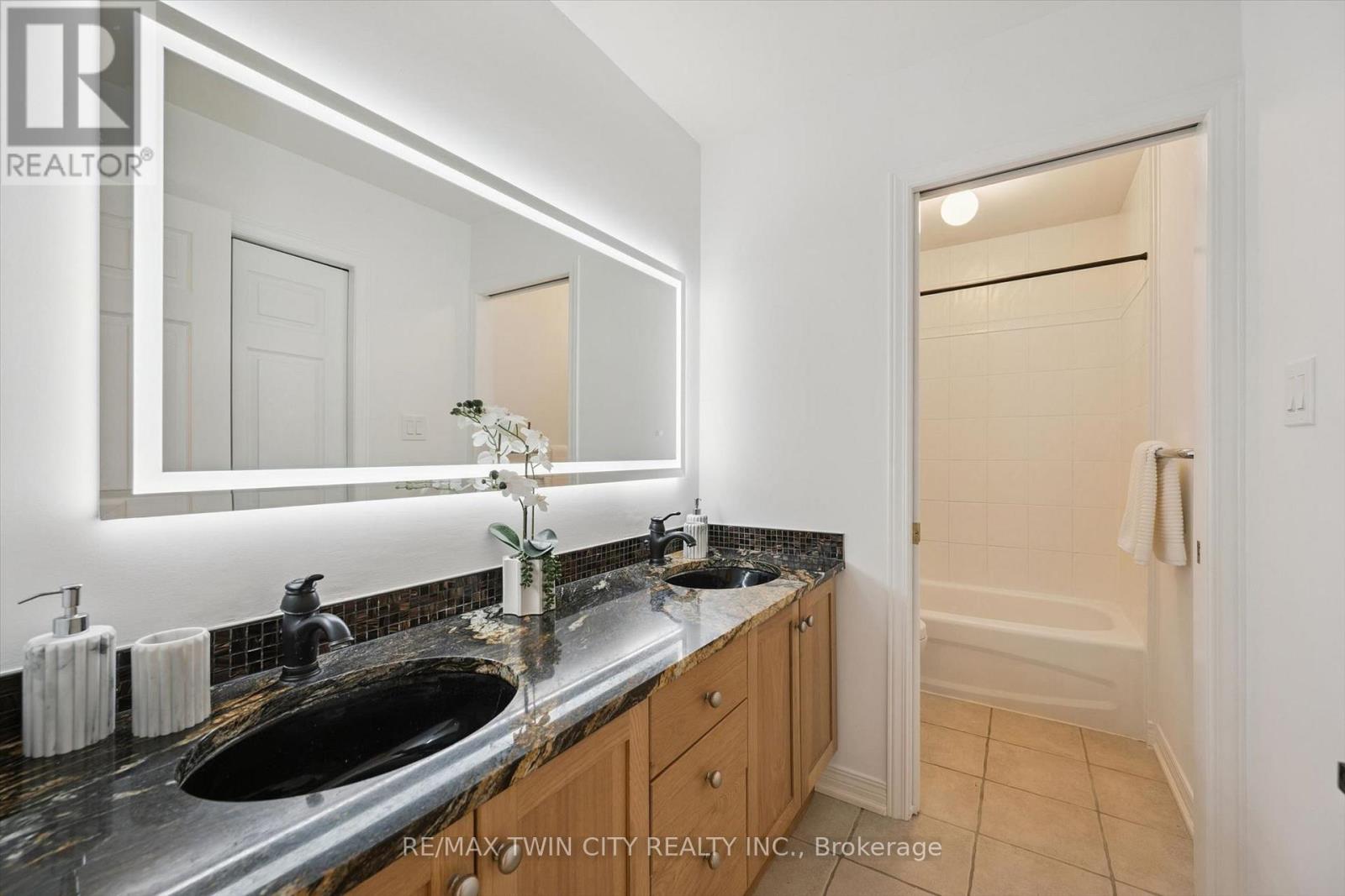608 BLUENOSE CRESCENT - 25