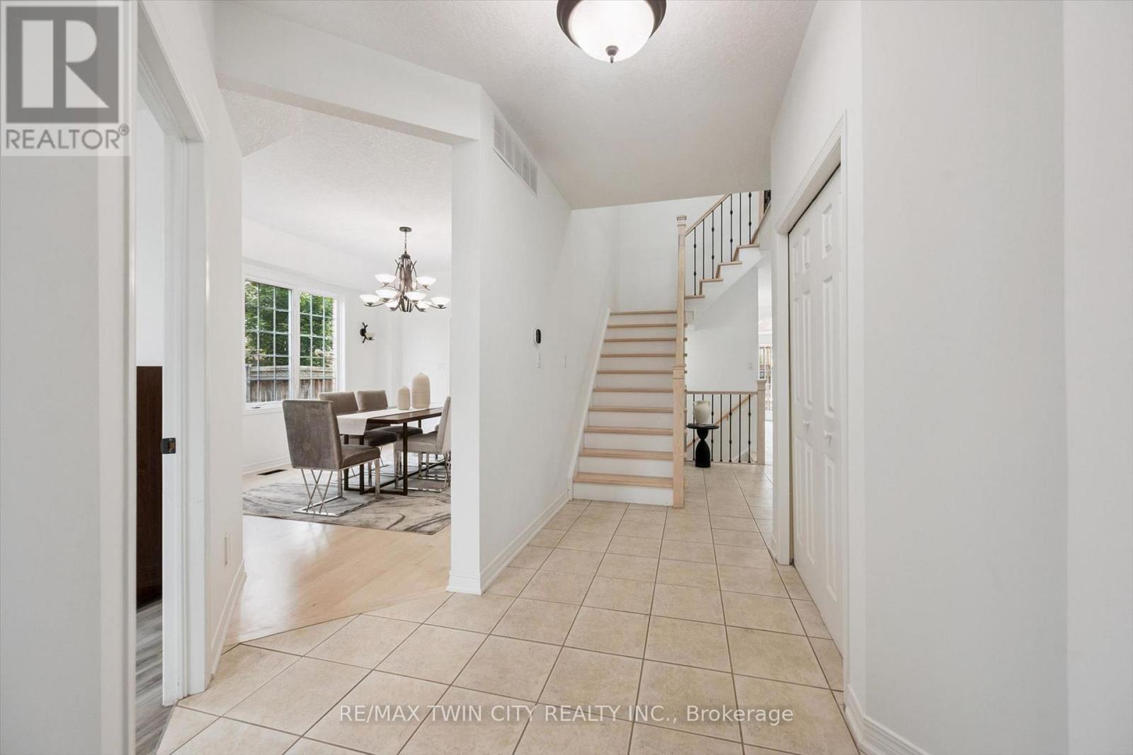 608 BLUENOSE CRESCENT - 3