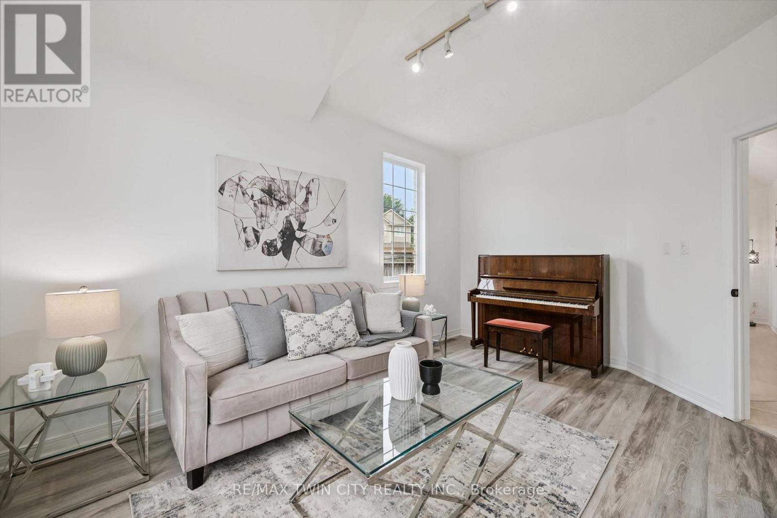 608 BLUENOSE CRESCENT - 5