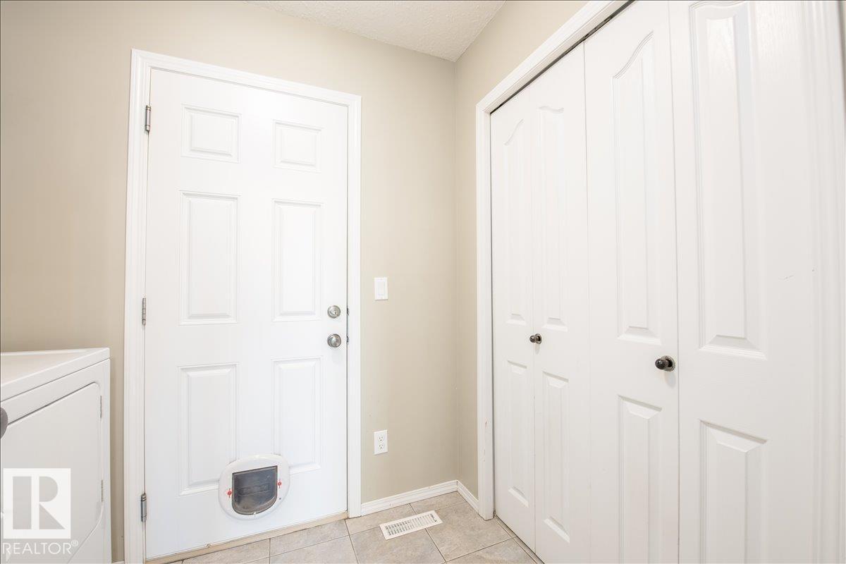 10412 99 ST - 13