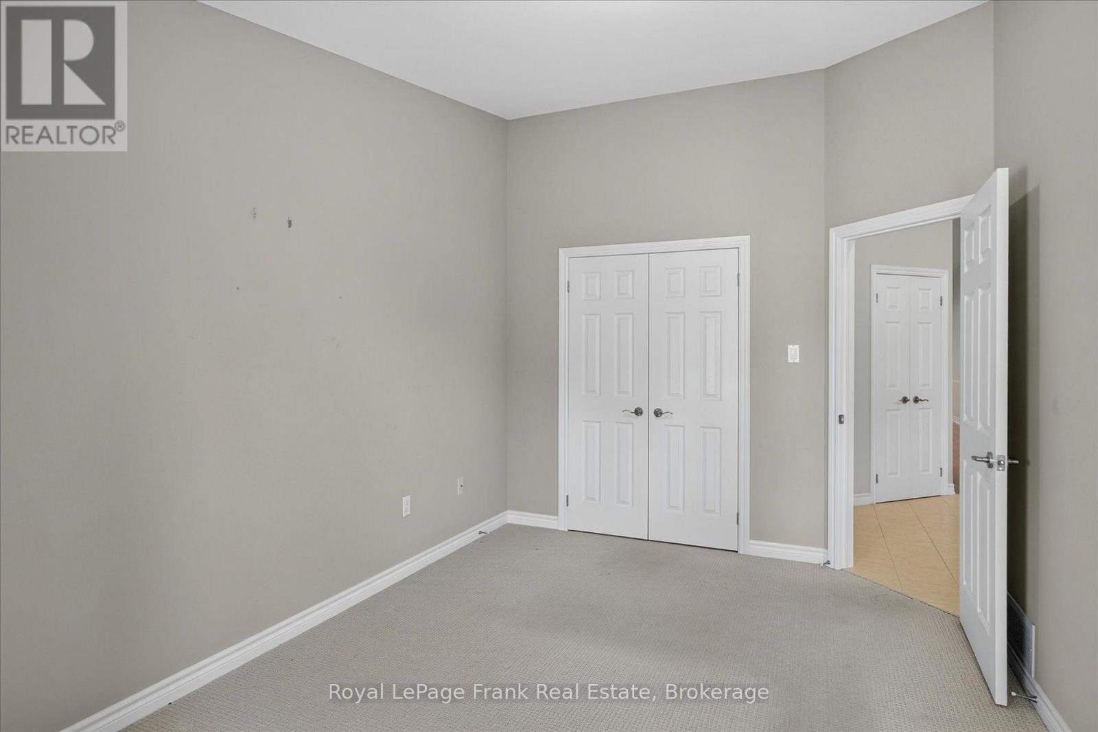#49 60 VILLAGE CRESCENT - Image 6