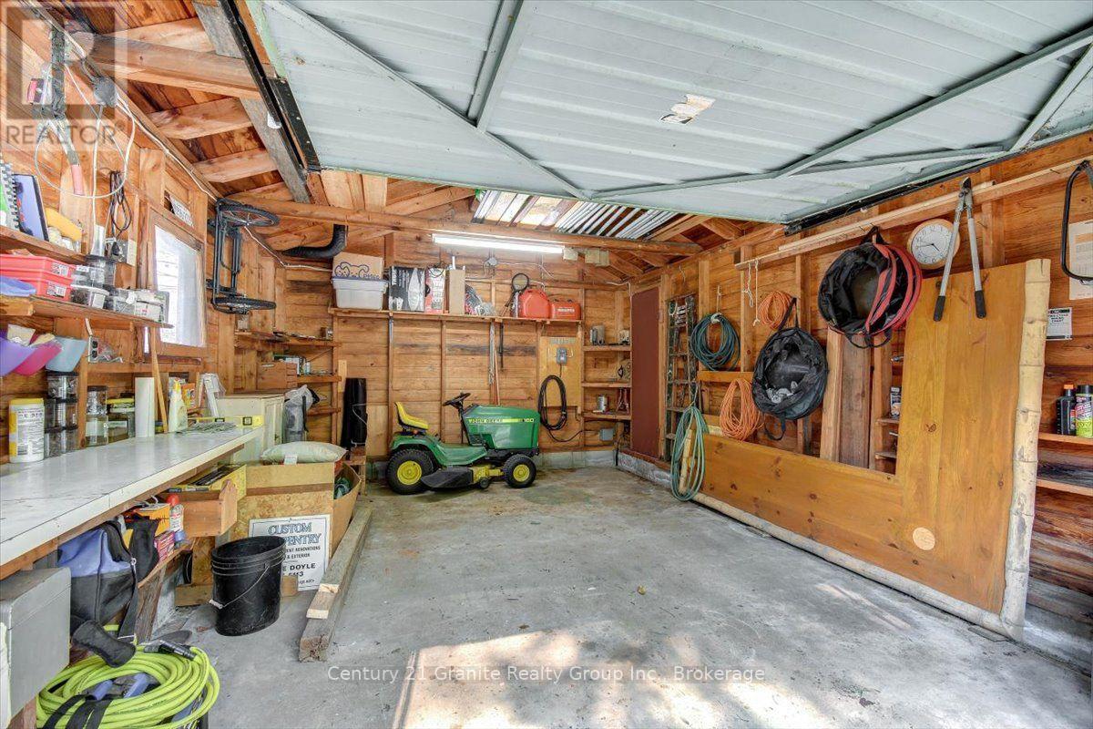 819 TAMARACK ROAD - 27