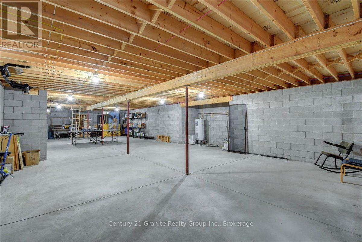 819 TAMARACK ROAD - 28