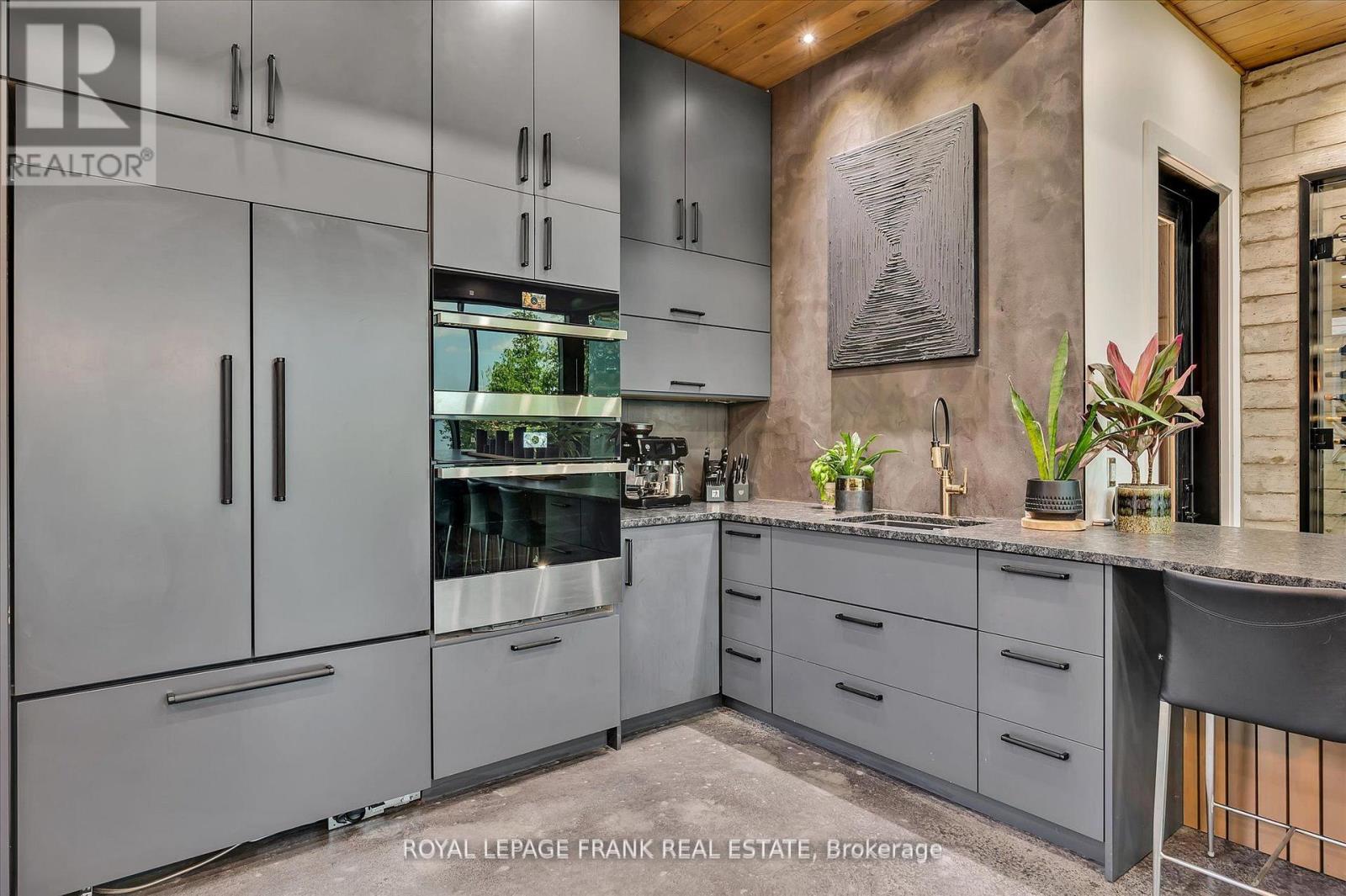910 BIRCHVIEW ROAD - 11