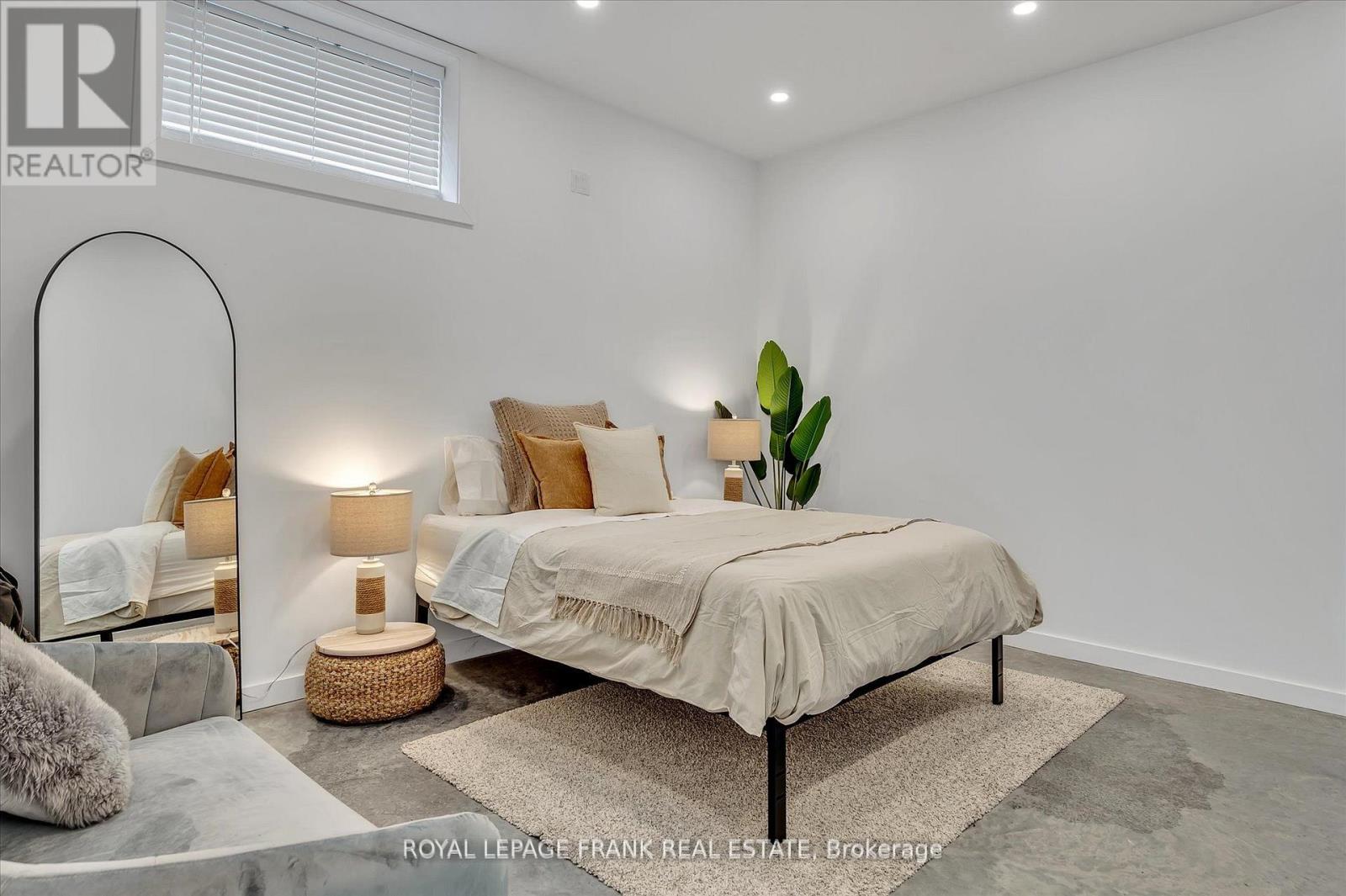 910 BIRCHVIEW ROAD - 30