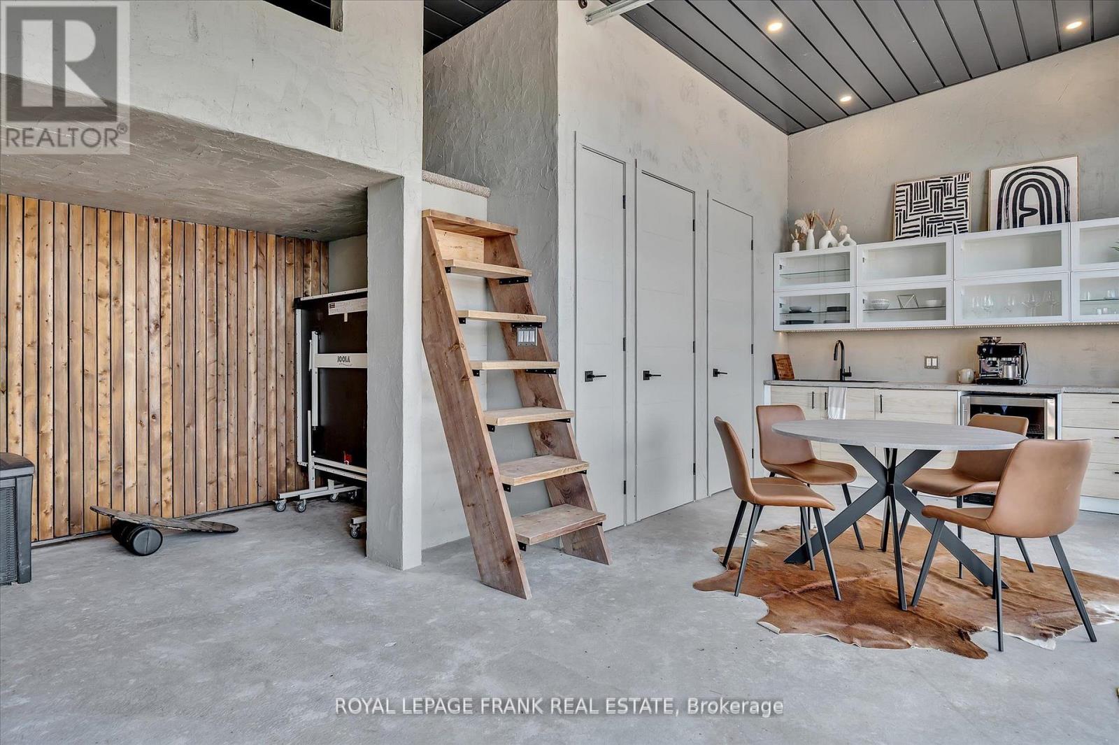 910 BIRCHVIEW ROAD - 46