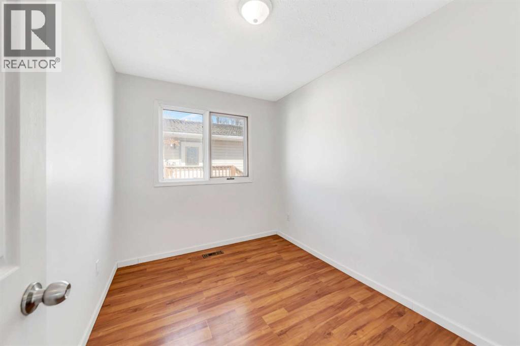3510 57 Avenue - 11
