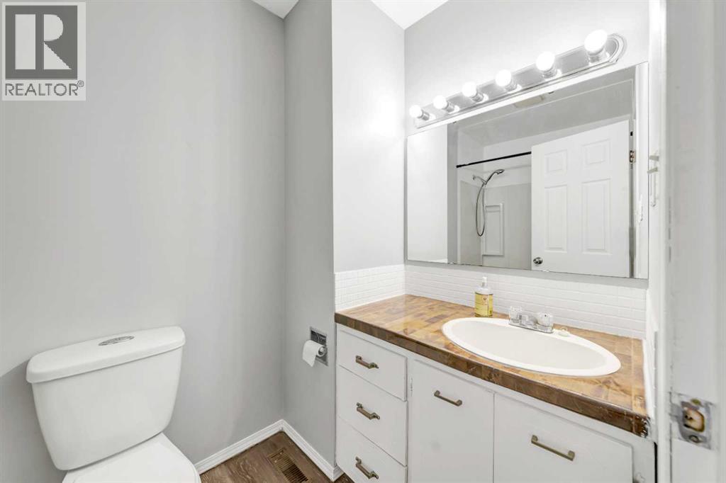 3510 57 Avenue - 15