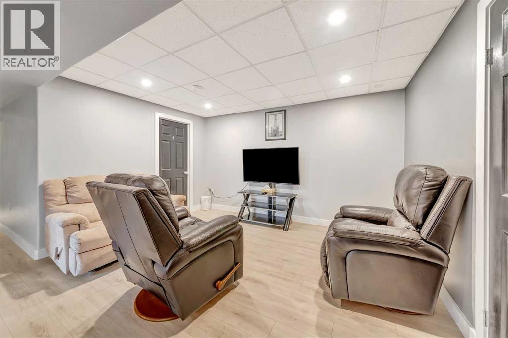 1505 49 Avenue - 20