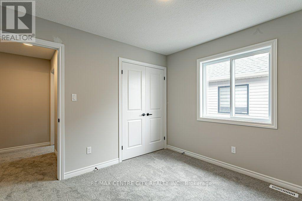 1761 FINLEY CRESCENT - 21