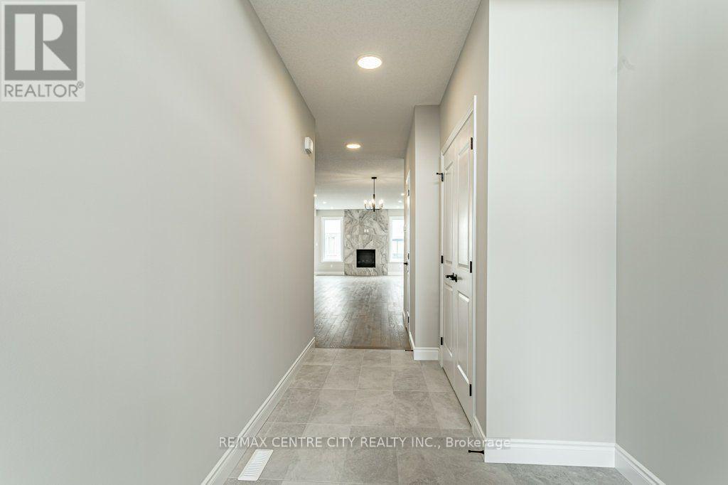 1761 FINLEY CRESCENT - 5