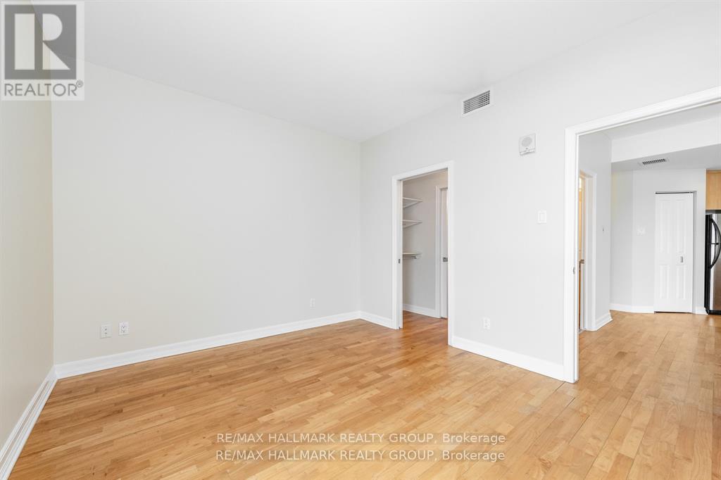 #702 1227 WELLINGTON STREET W - 24