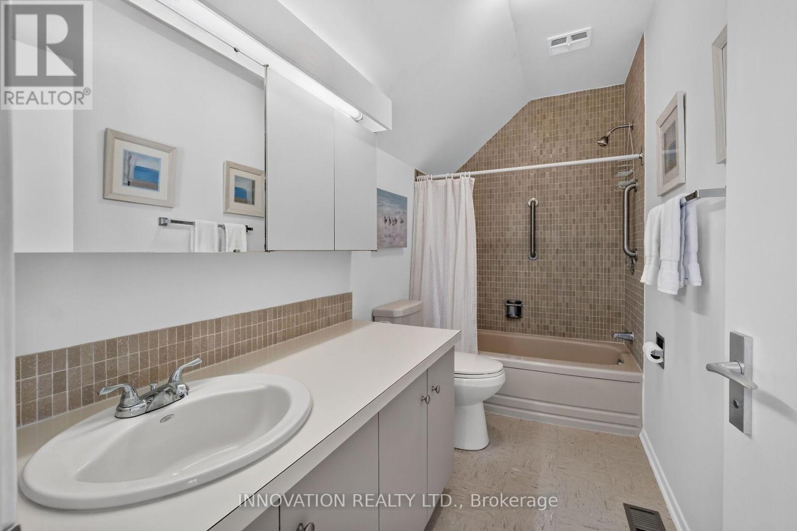 68 KINGSFORD COURT - 24