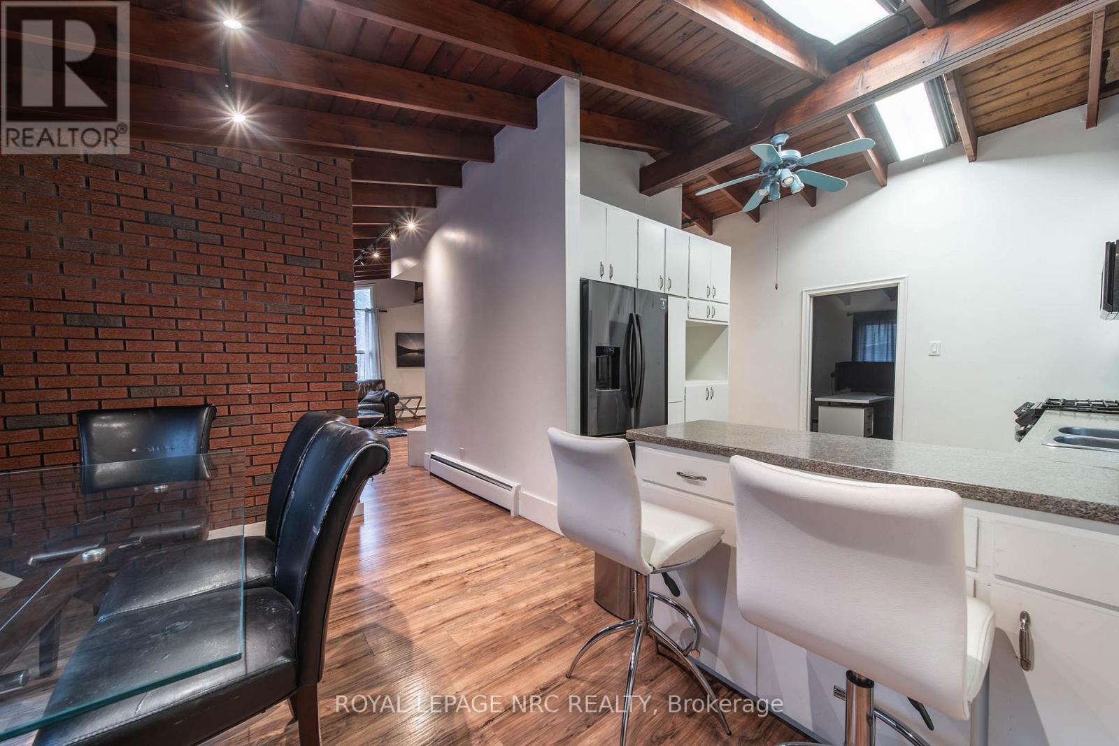 163 MAPLE LEAF AVENUE N - 10