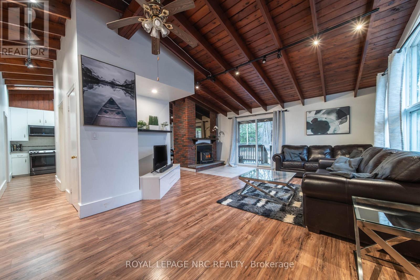 163 MAPLE LEAF AVENUE N - 11