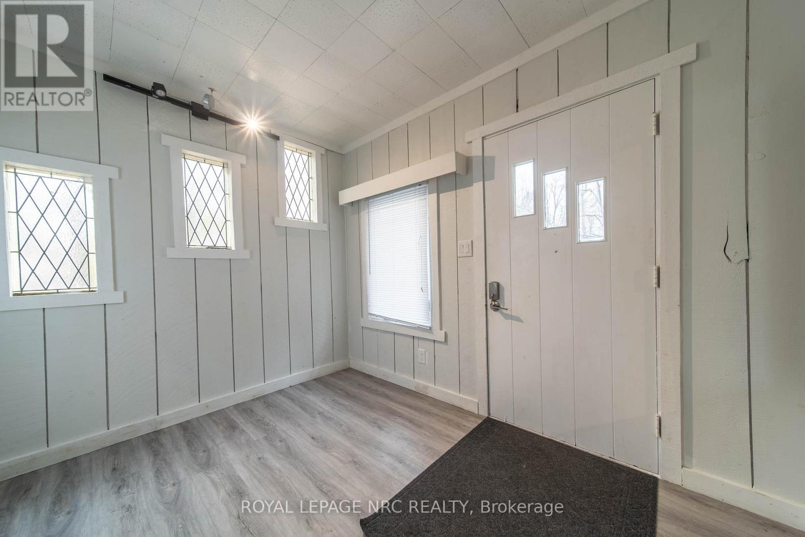 163 MAPLE LEAF AVENUE N - 14