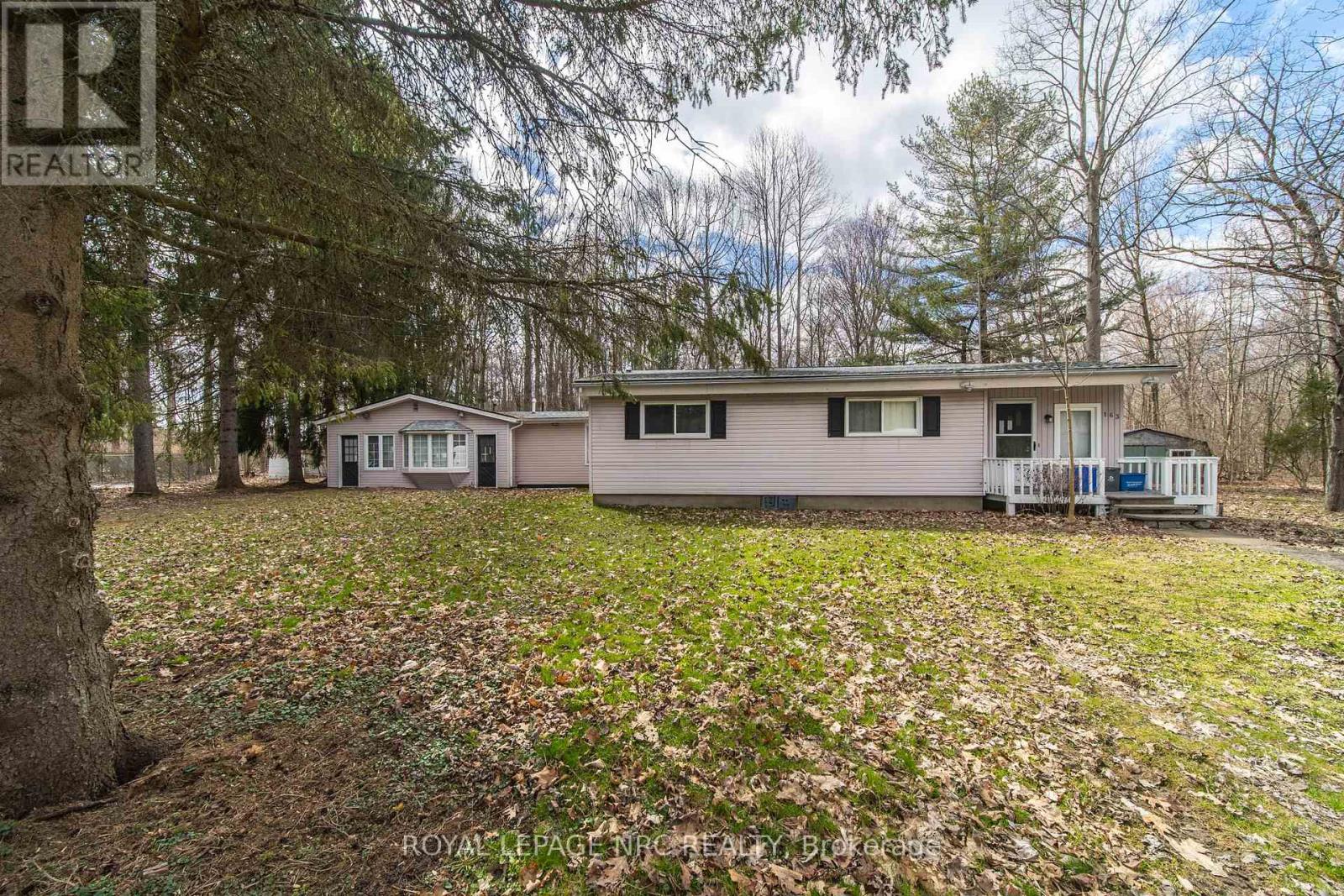 163 MAPLE LEAF AVENUE N - 21
