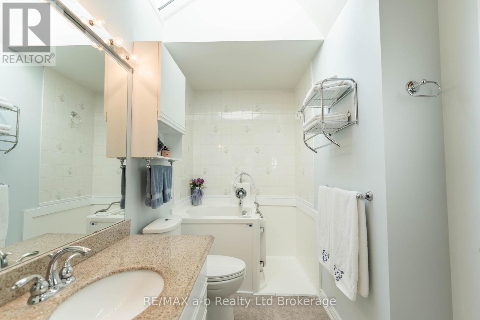 57 EDWIN CRESCENT - 16