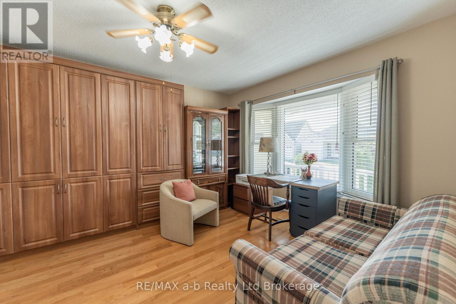 57 EDWIN CRESCENT - 17