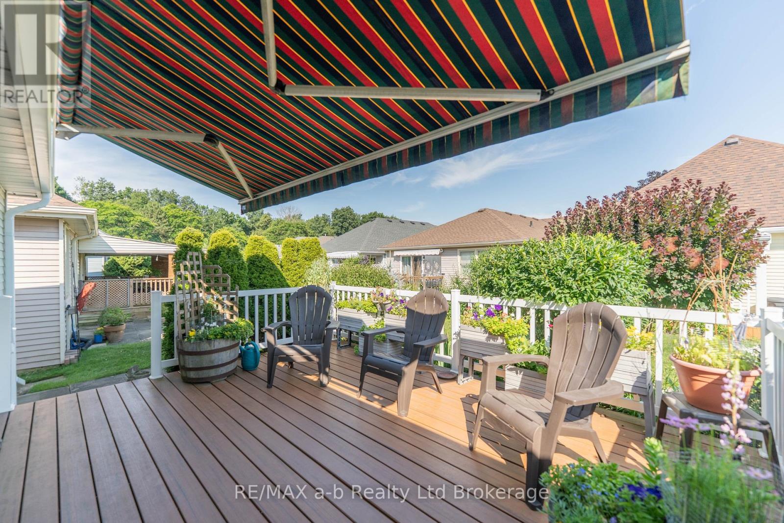 57 EDWIN CRESCENT - 22