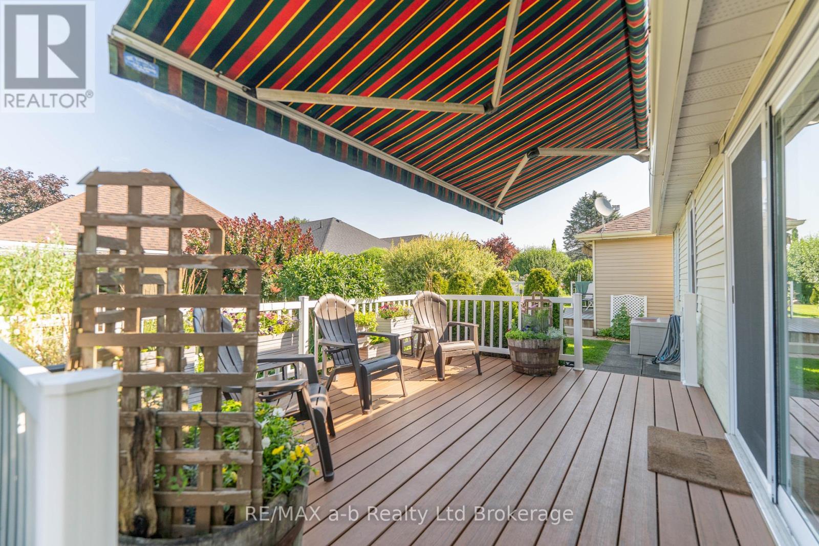57 EDWIN CRESCENT - 23