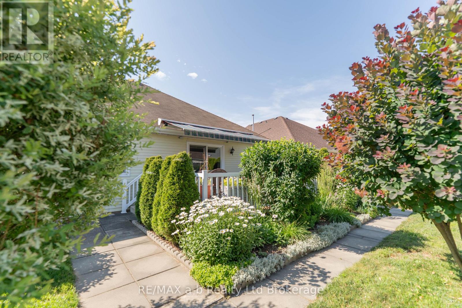 57 EDWIN CRESCENT - 25