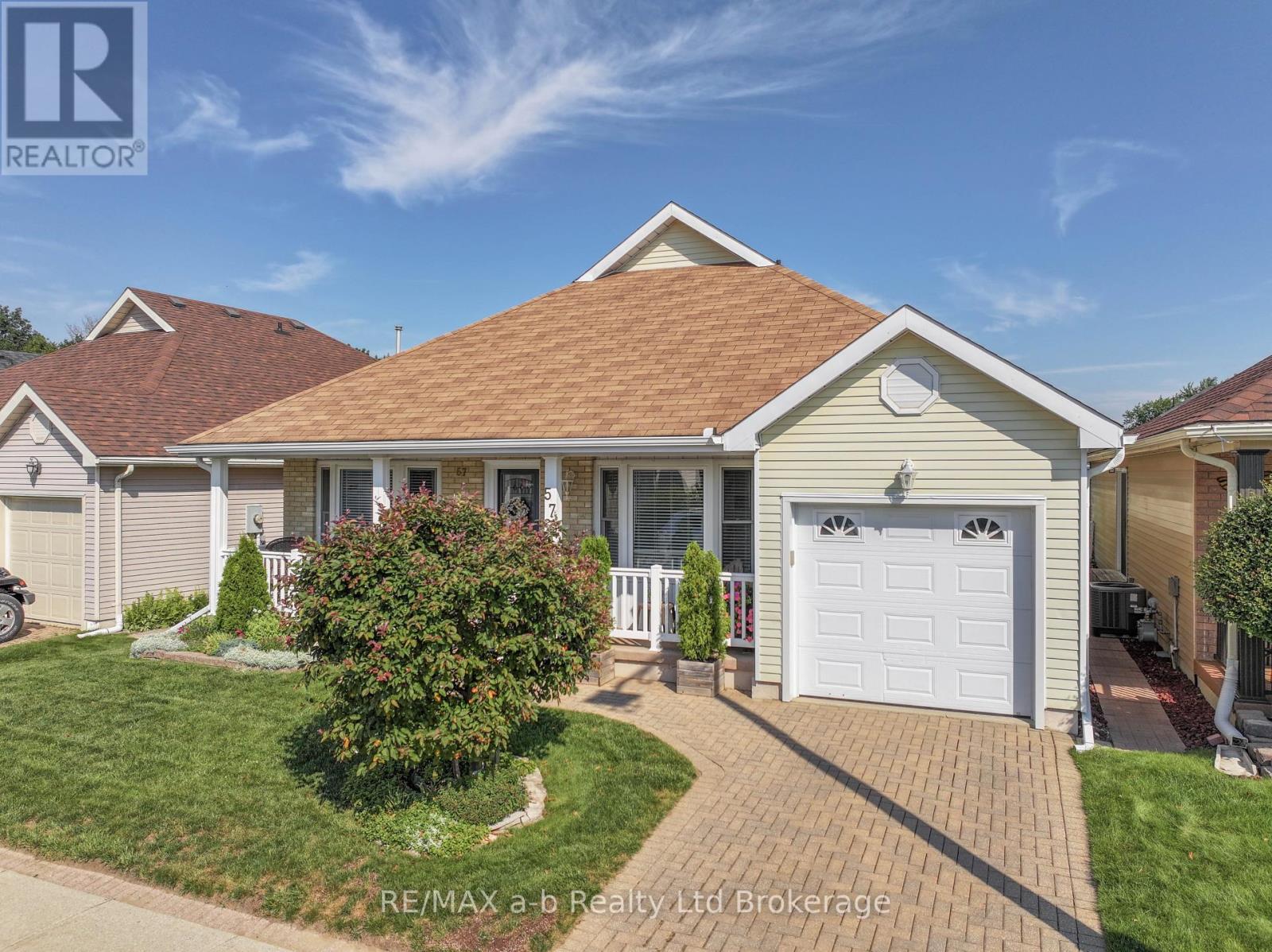 57 EDWIN CRESCENT - 30