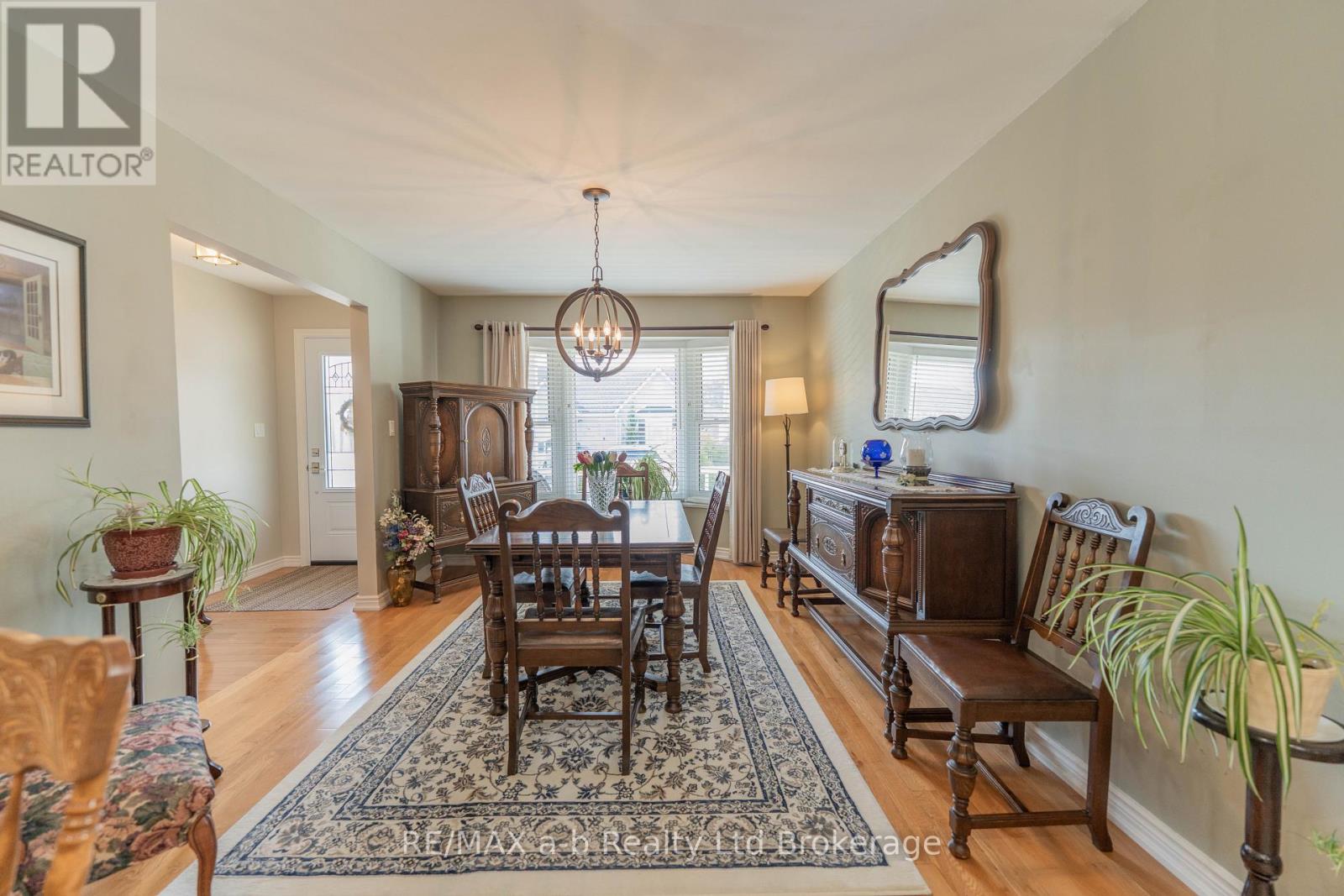 57 EDWIN CRESCENT - 8