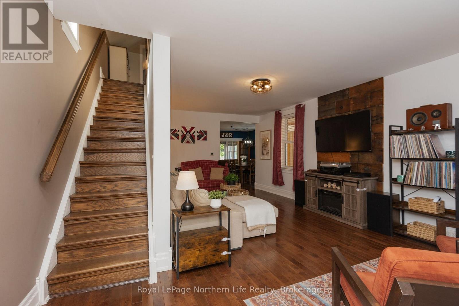833 MCINTYRE STREET W - 10