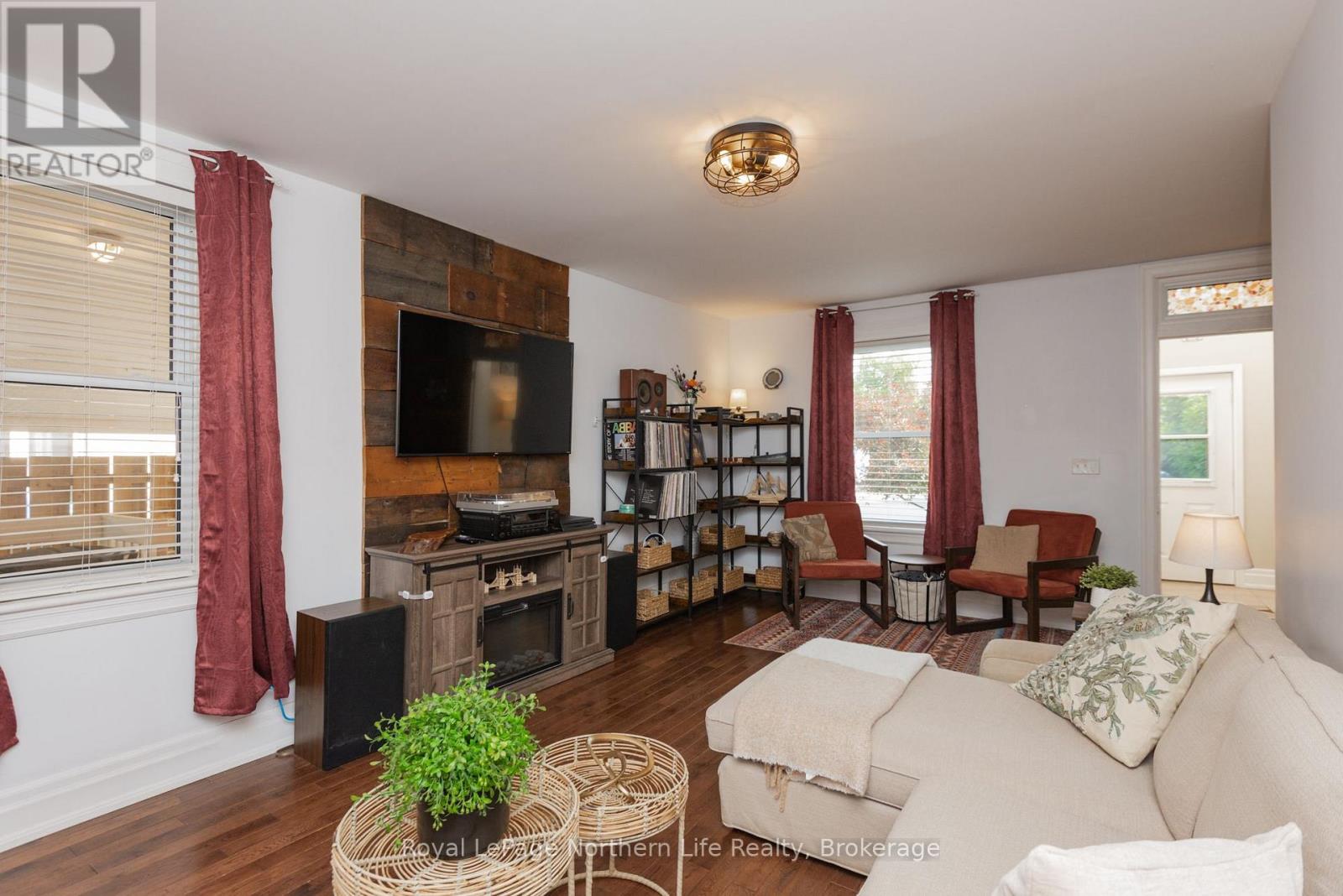 833 MCINTYRE STREET W - 11