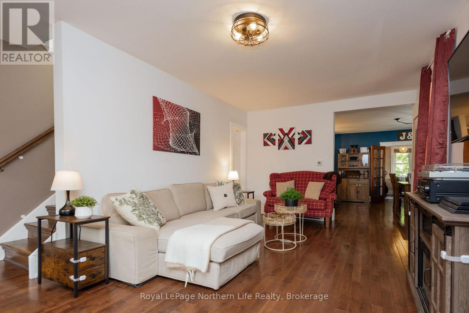 833 MCINTYRE STREET W - 12