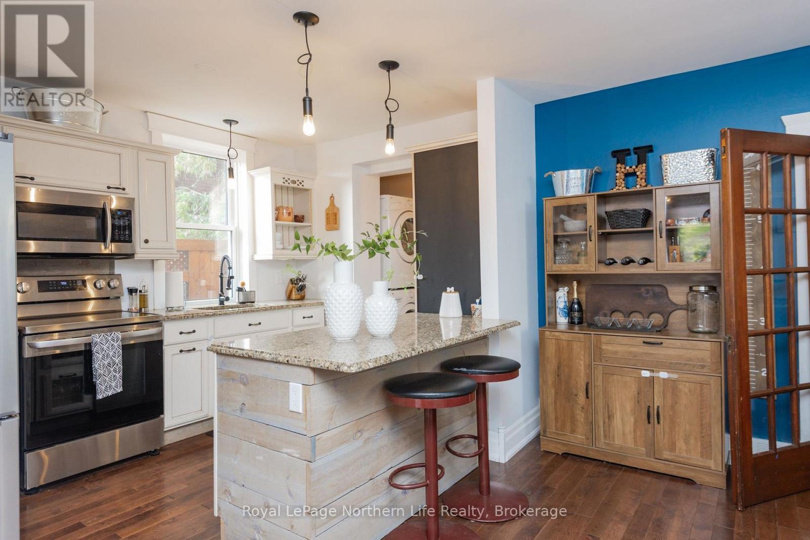 833 MCINTYRE STREET W - 16