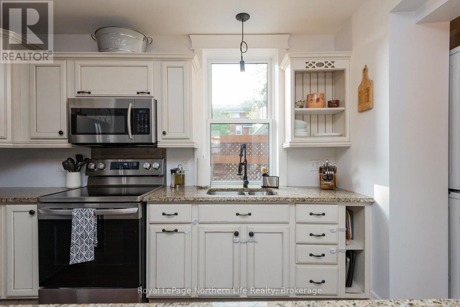 833 MCINTYRE STREET W - 18