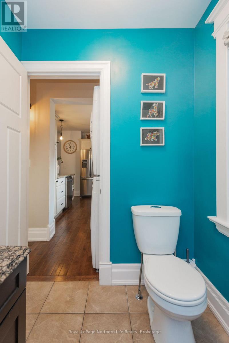 833 MCINTYRE STREET W - 23
