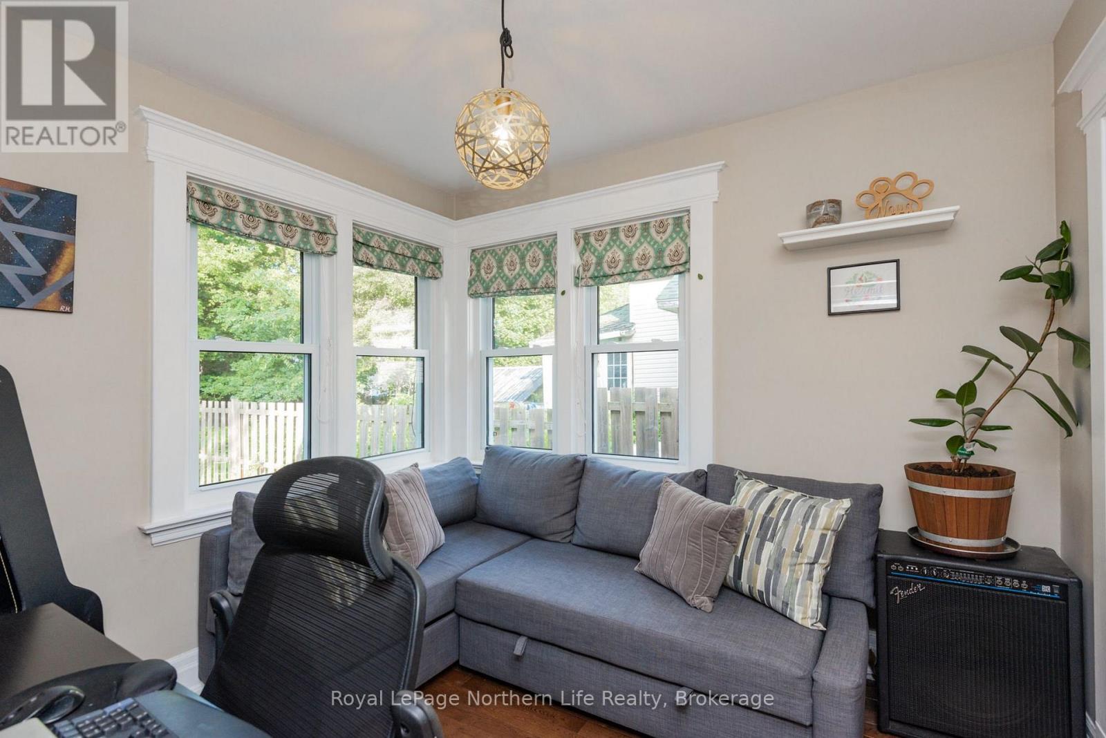 833 MCINTYRE STREET W - 26