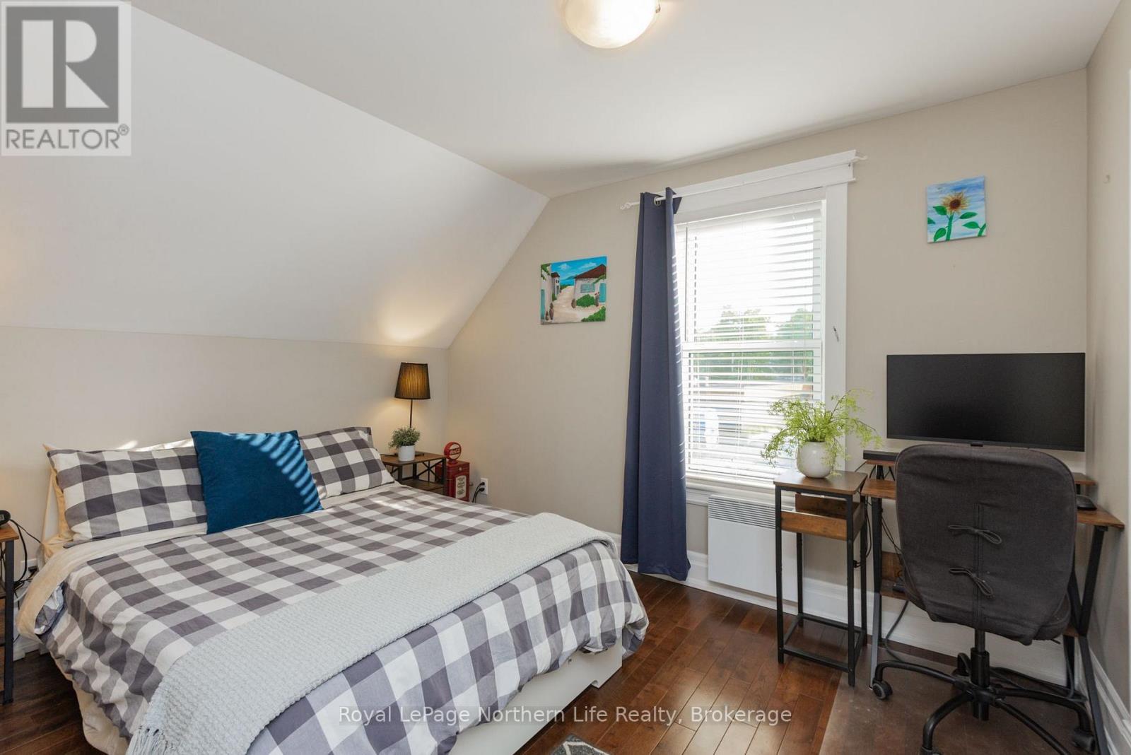 833 MCINTYRE STREET W - 33