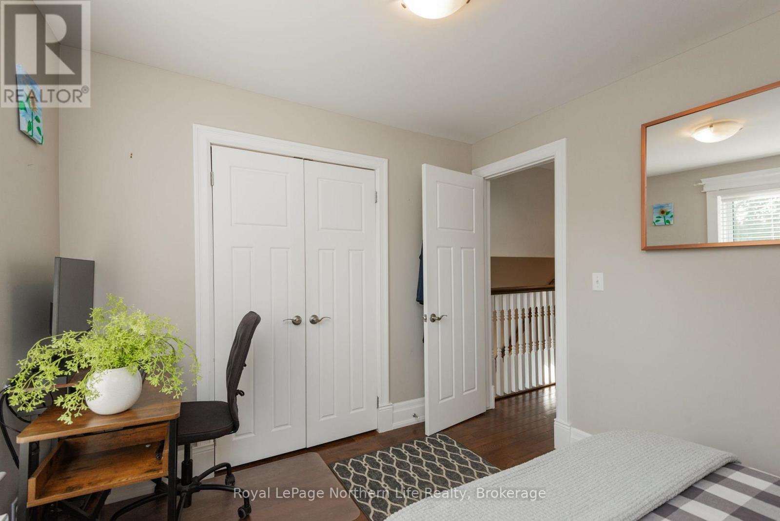 833 MCINTYRE STREET W - 34