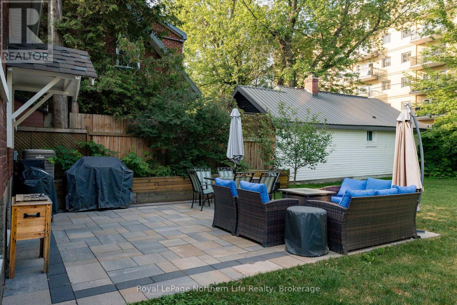 833 MCINTYRE STREET W - 40