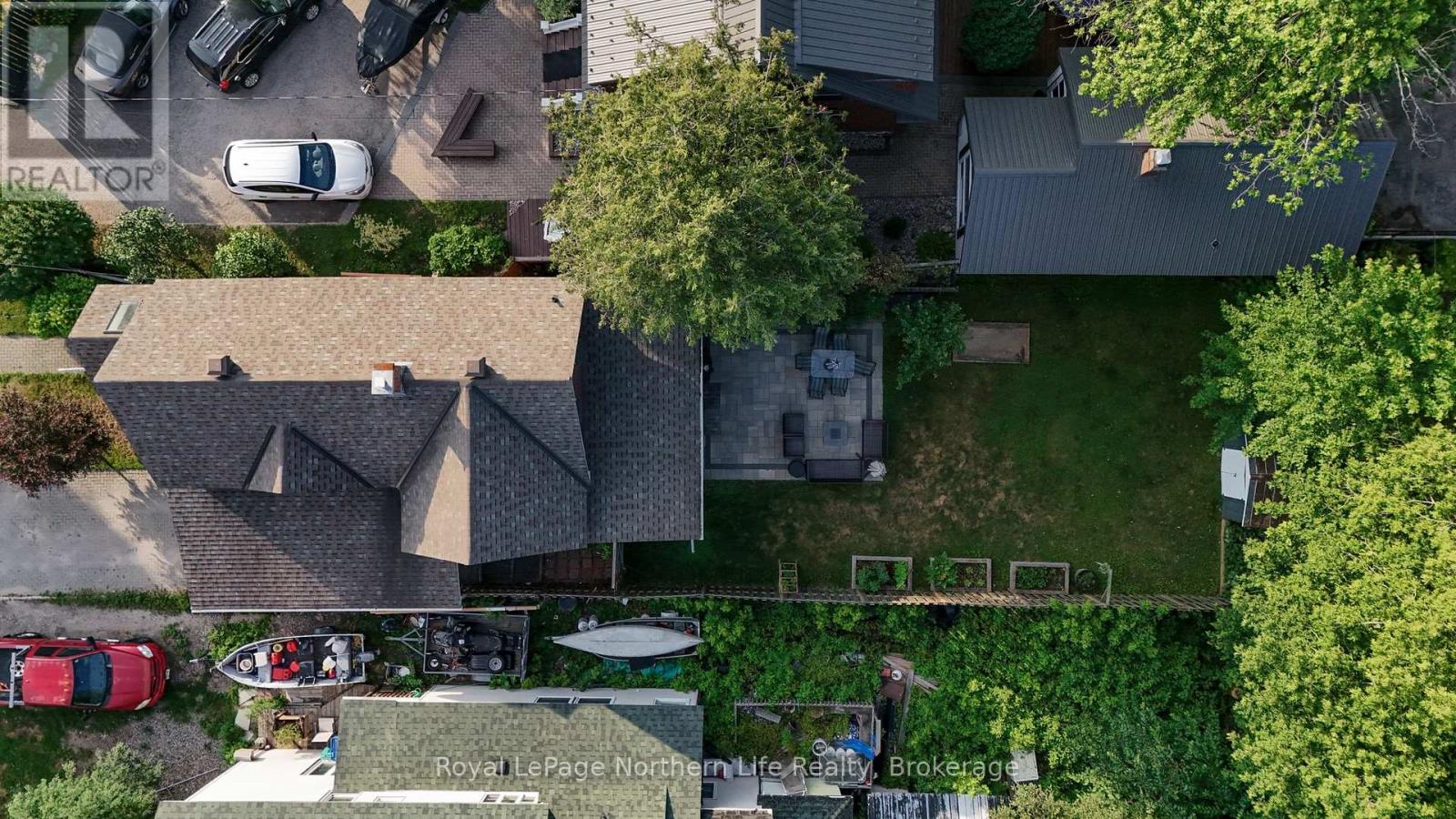 833 MCINTYRE STREET W - 6