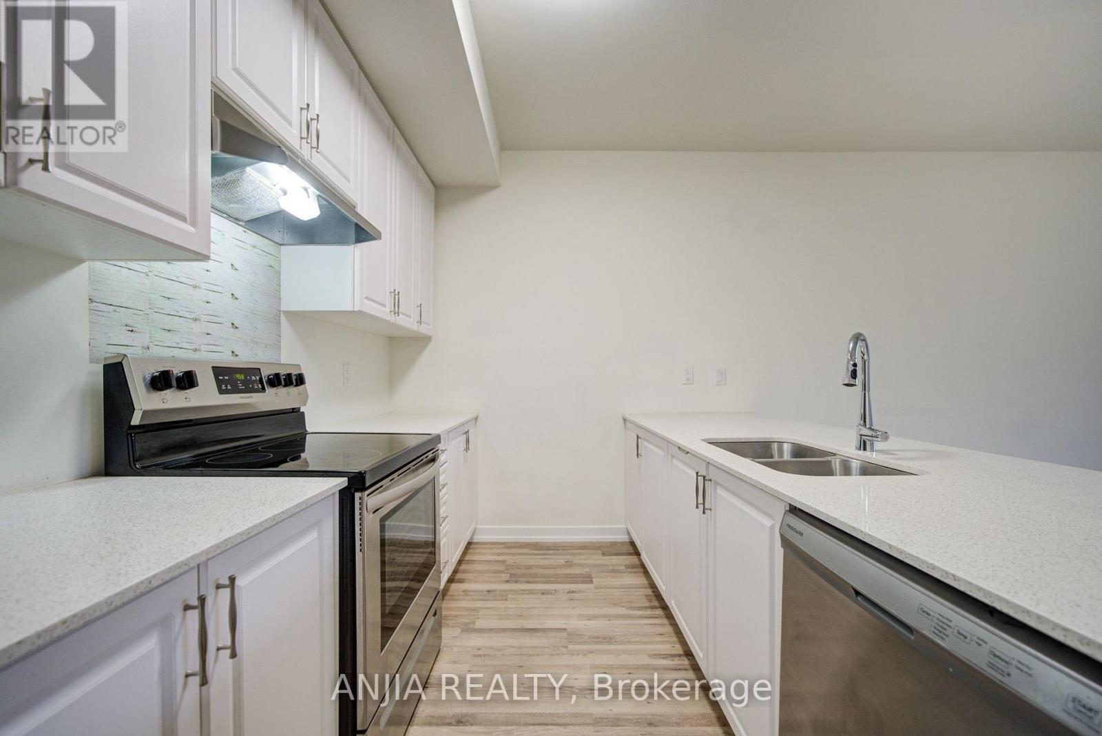 #105 370D RED MAPLE ROAD - 11