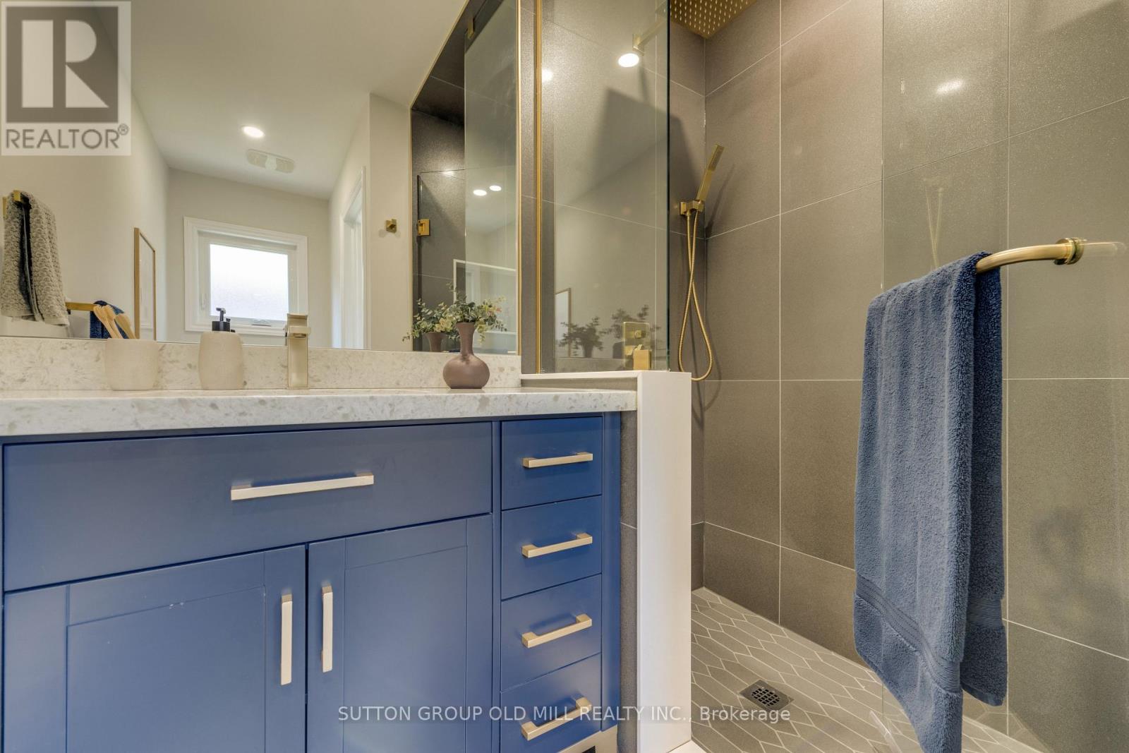 85 BONNYVIEW DRIVE - 24