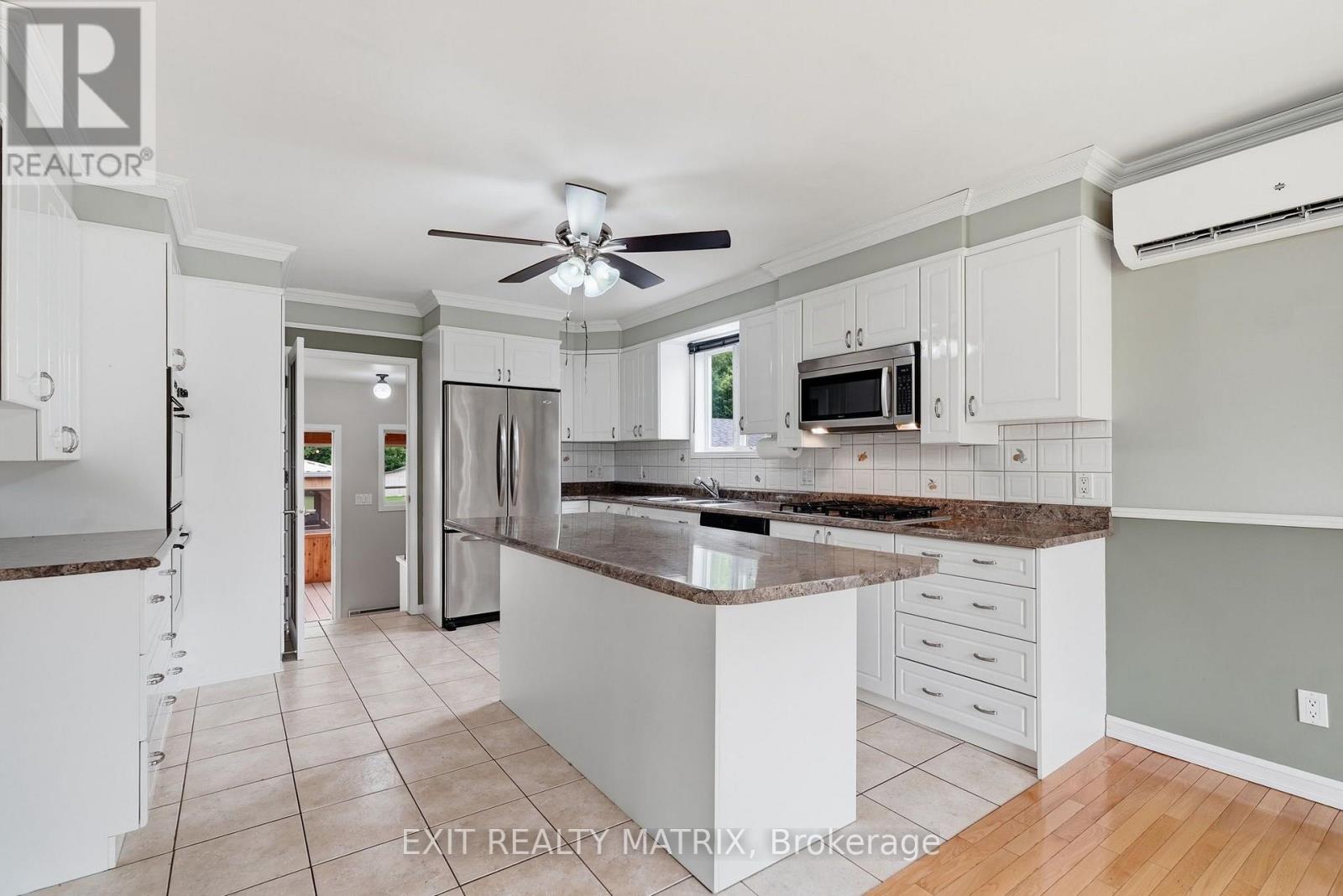 563 LAJEUNESSE ROAD - 10