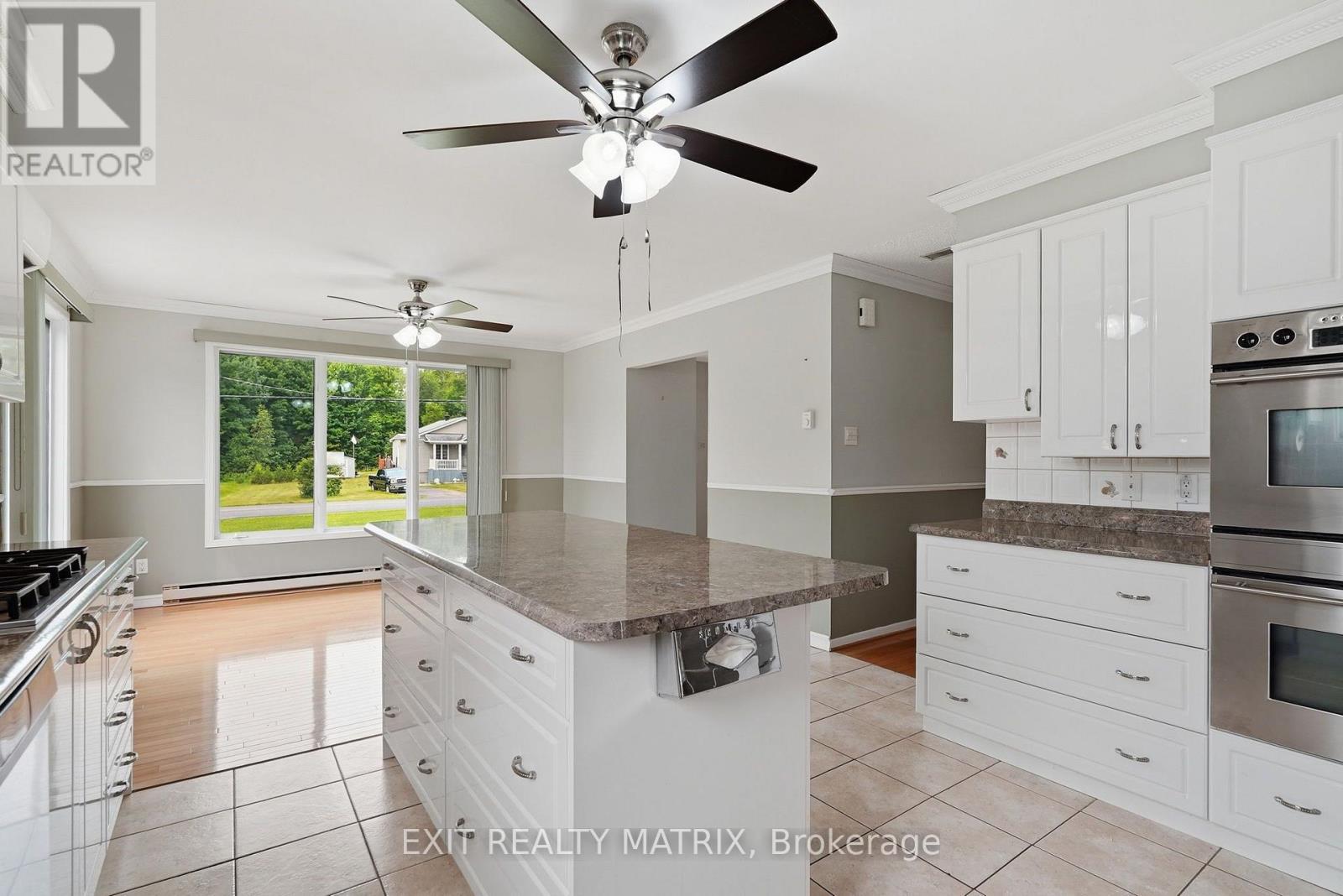 563 LAJEUNESSE ROAD - 11