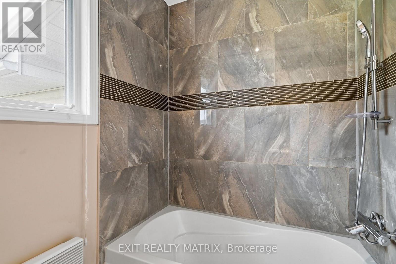 563 LAJEUNESSE ROAD - 16