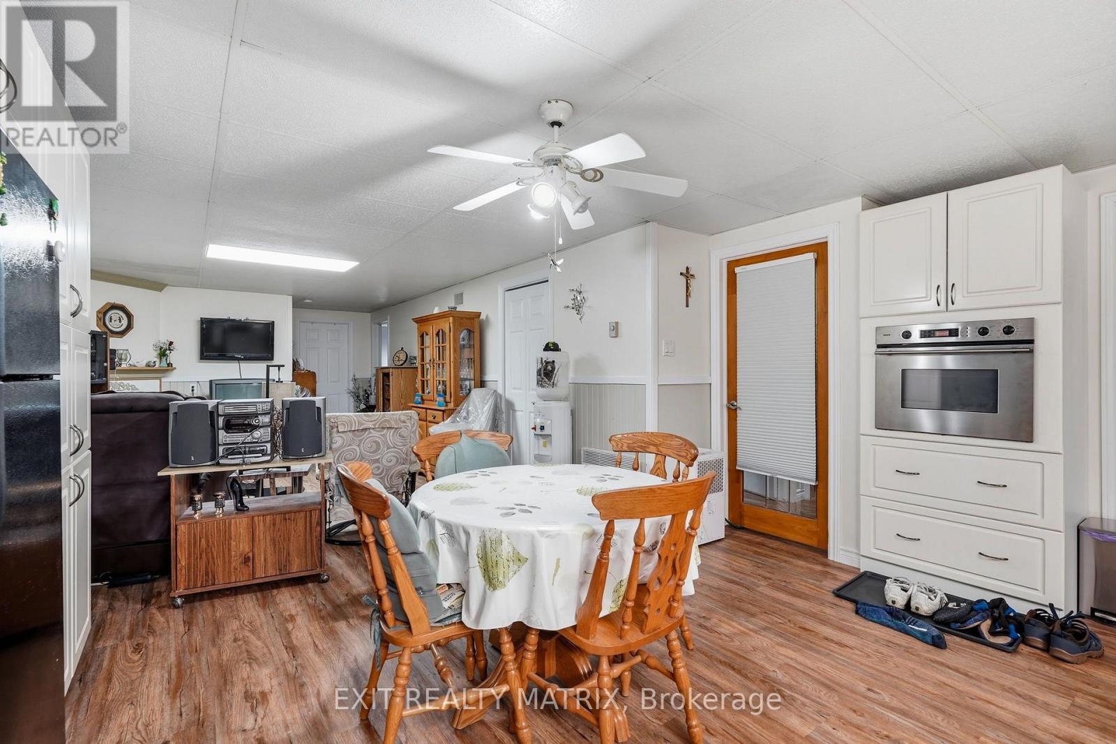 563 LAJEUNESSE ROAD - 23
