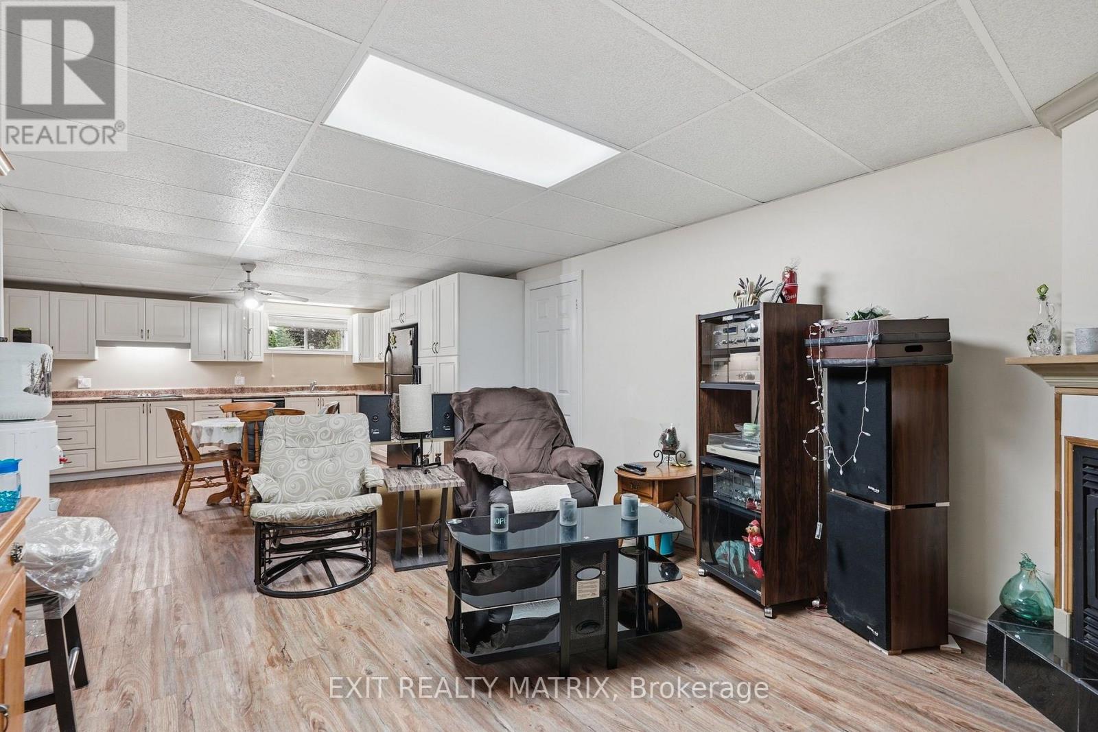 563 LAJEUNESSE ROAD - 25