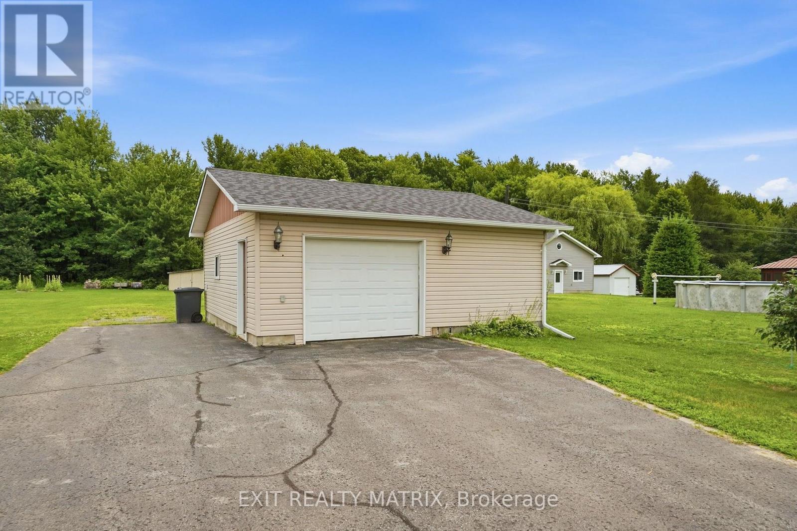 563 LAJEUNESSE ROAD - 29