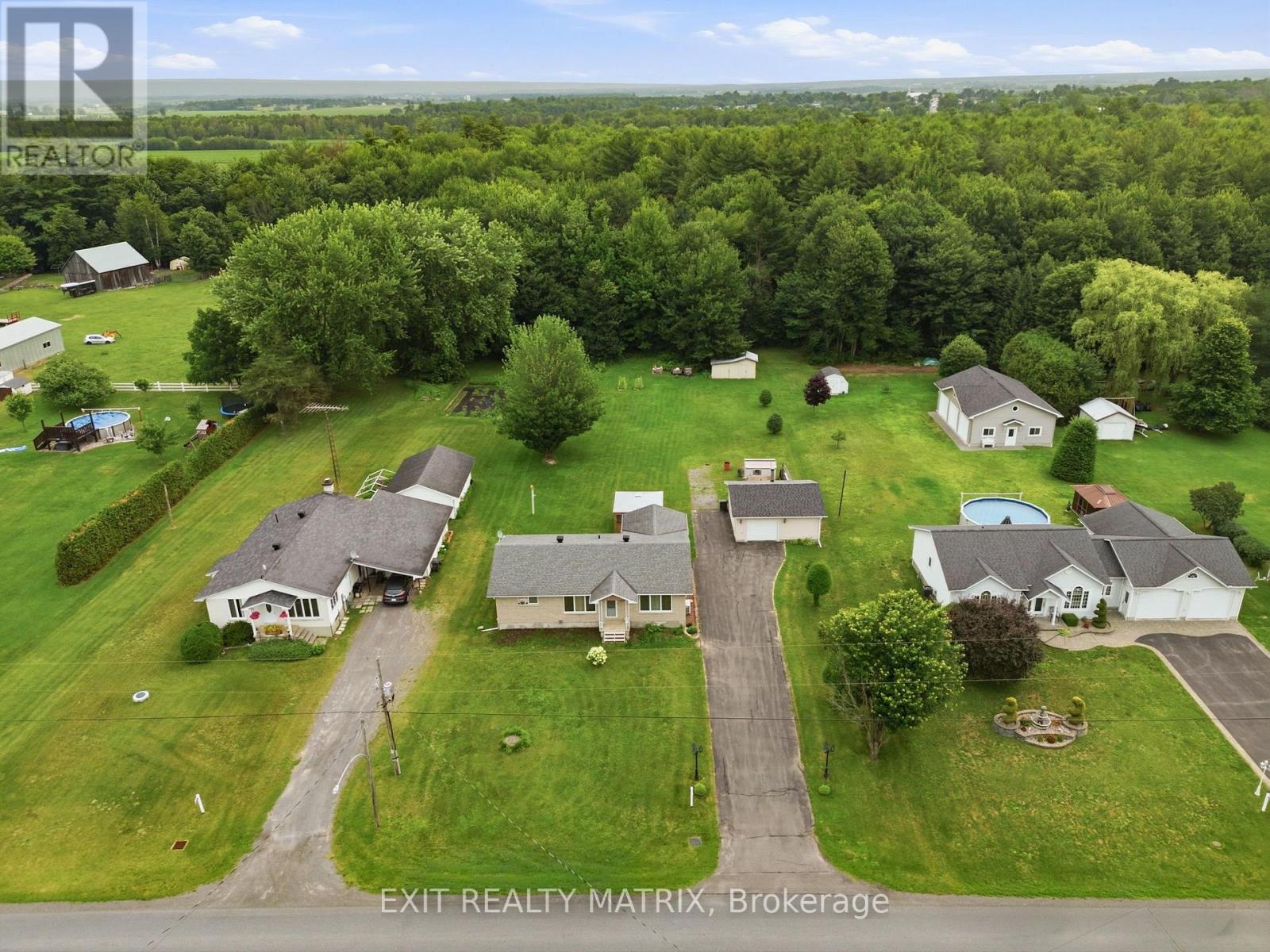 563 LAJEUNESSE ROAD - 3