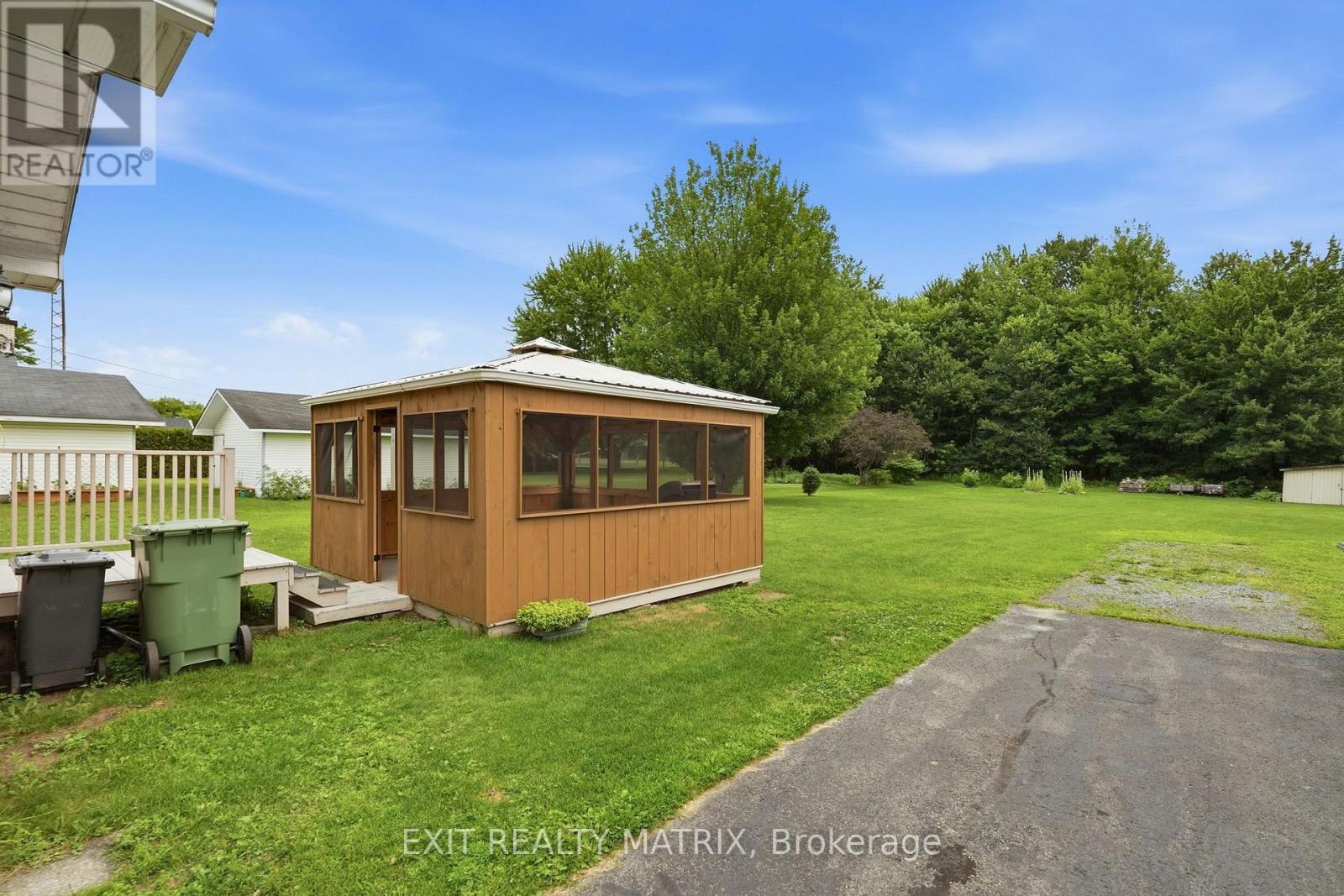 563 LAJEUNESSE ROAD - 30