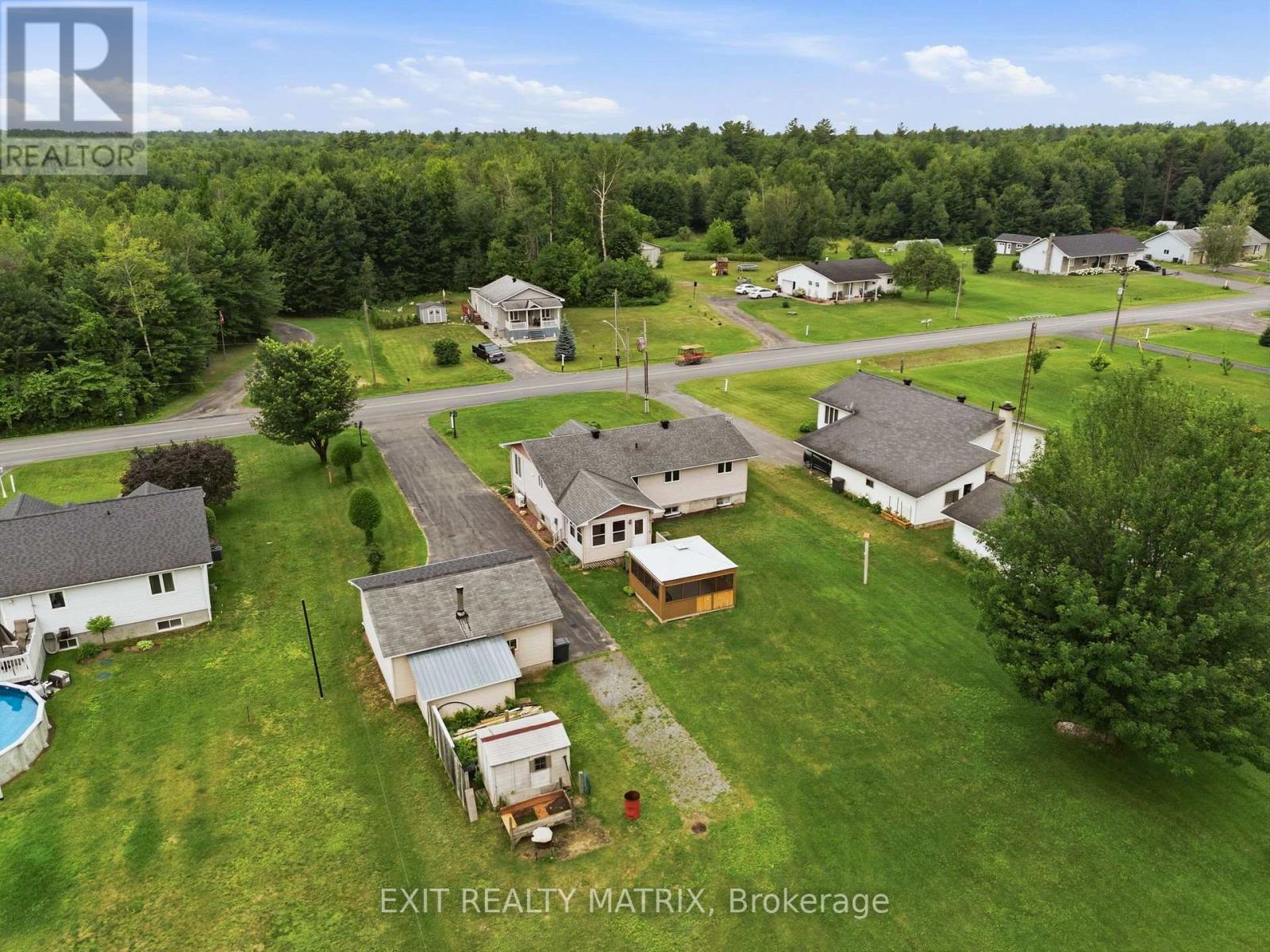 563 LAJEUNESSE ROAD - 35